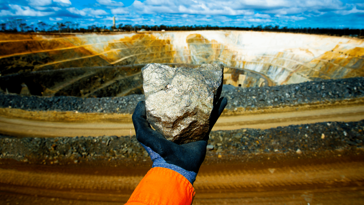 Nickel ore export ban to stunt local industry, says economist